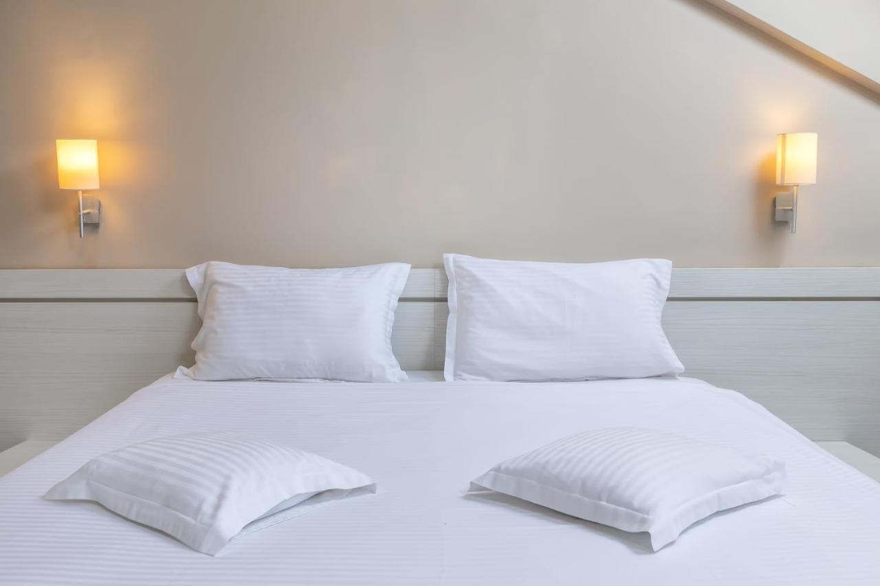 Alex&George Boutique Hotel Cluj-Napoca Exteriör bild