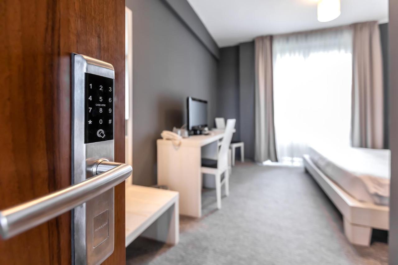 Alex&George Boutique Hotel Cluj-Napoca Exteriör bild