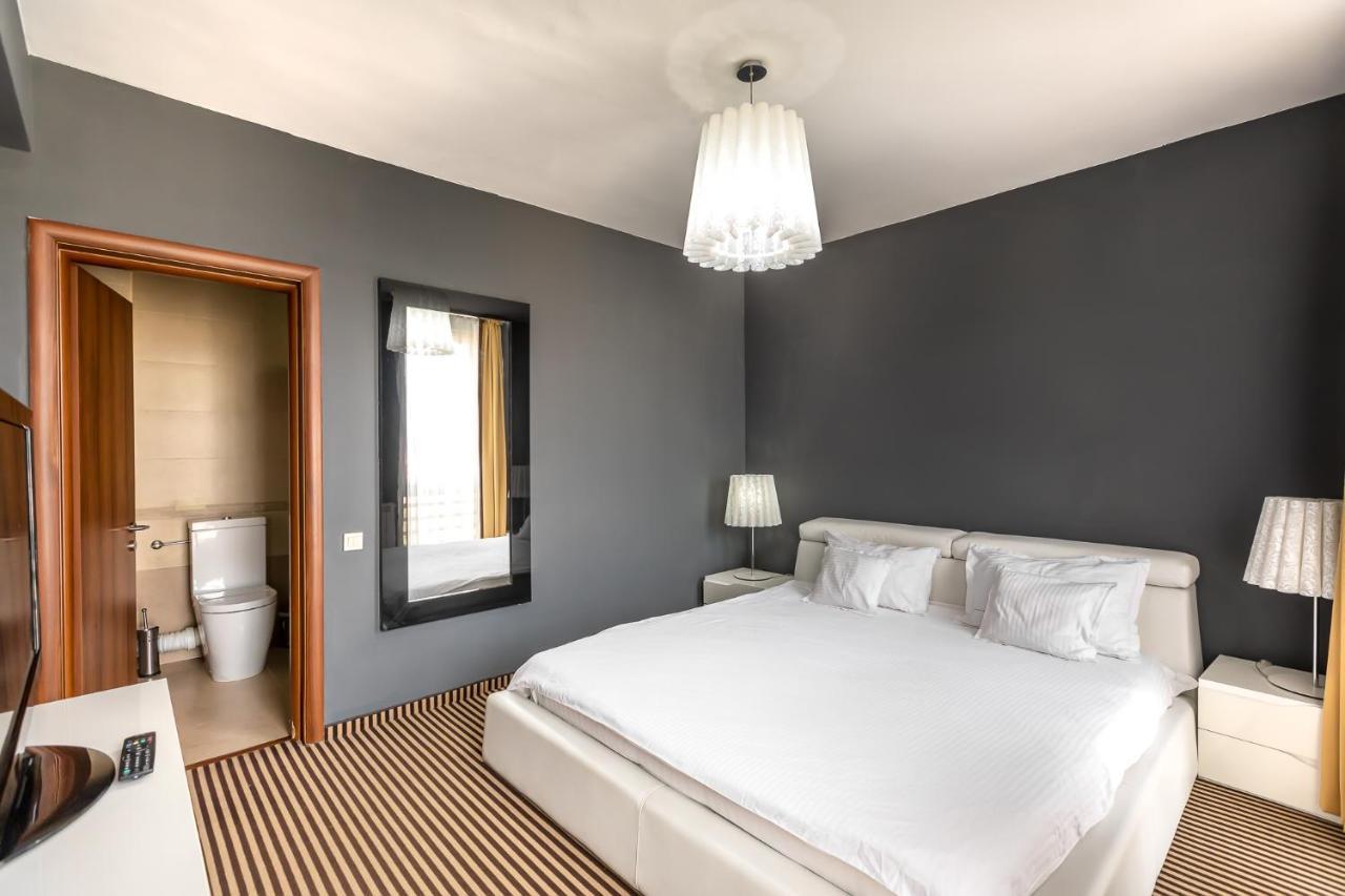 Alex&George Boutique Hotel Cluj-Napoca Exteriör bild