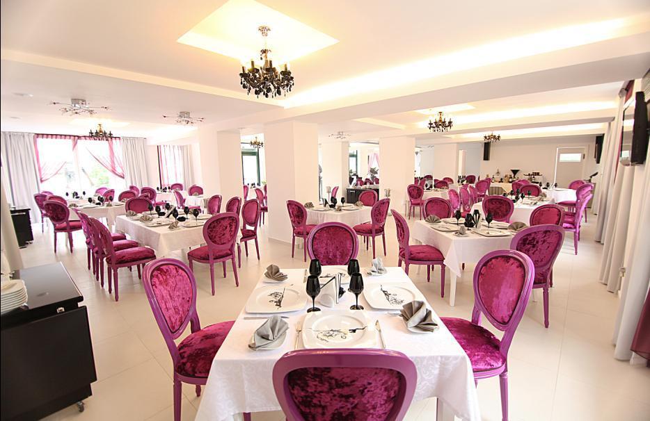 Alex&George Boutique Hotel Cluj-Napoca Exteriör bild