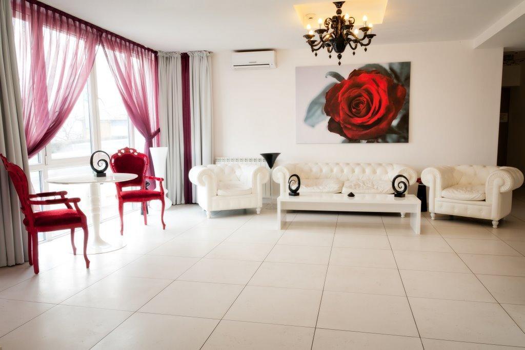 Alex&George Boutique Hotel Cluj-Napoca Exteriör bild